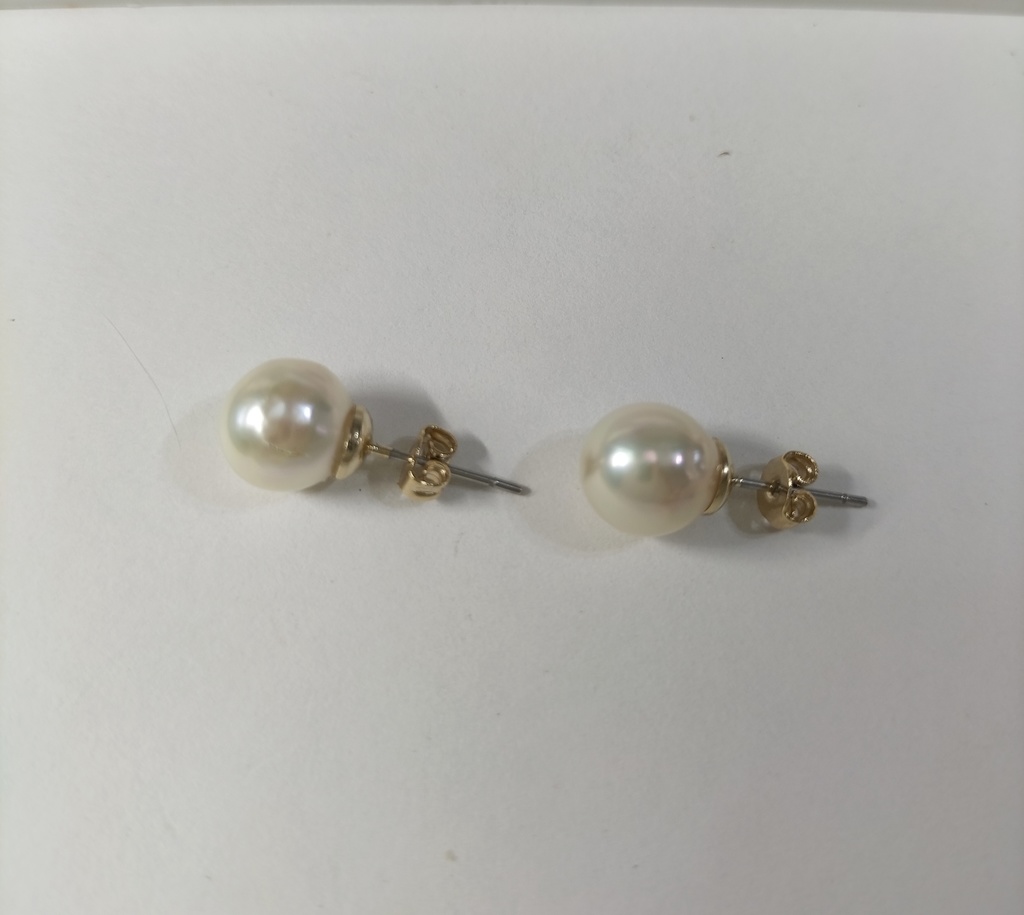 あこや真珠(日本産)のピアス
