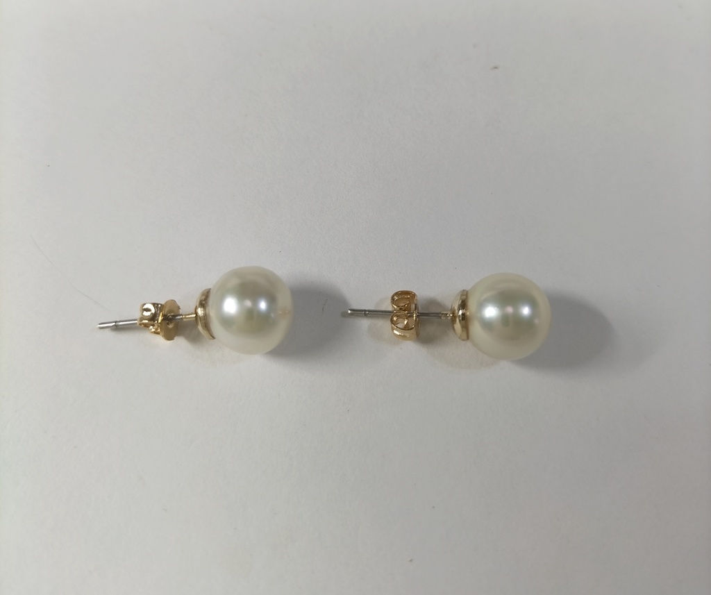 あこや真珠(日本産)のピアス
