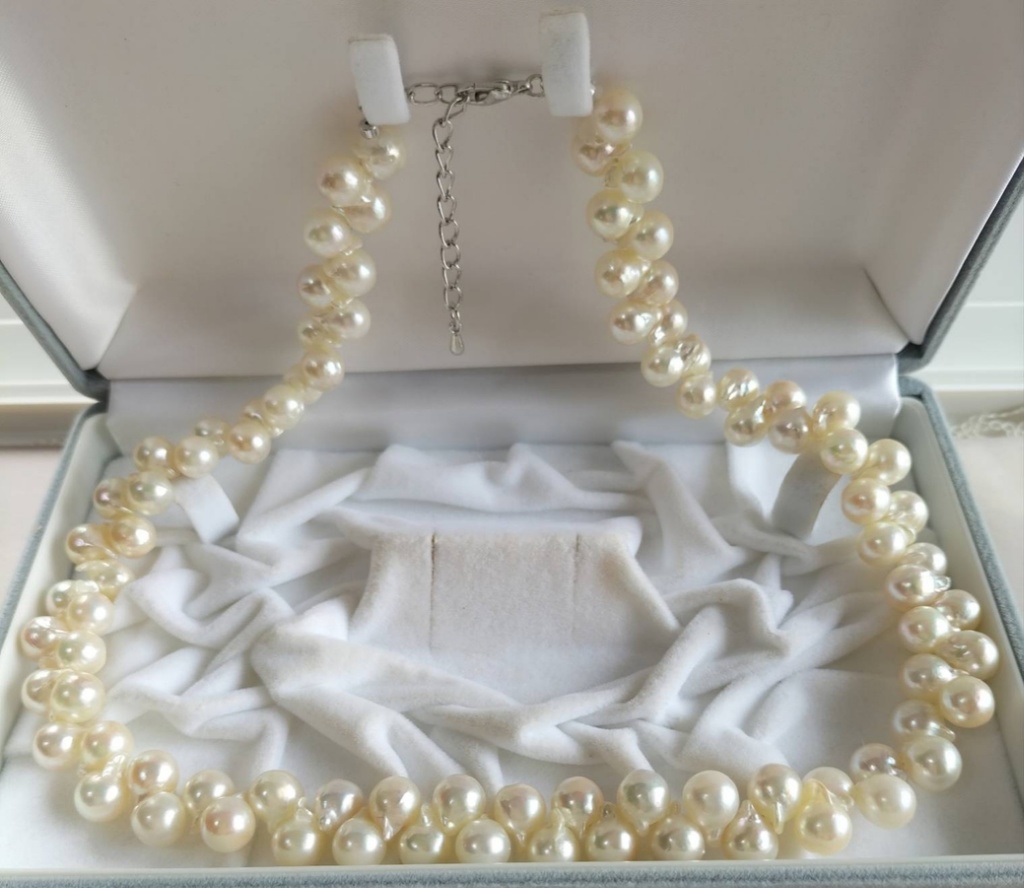 日本産あこや真珠、クレオパトラ珠のネックレス