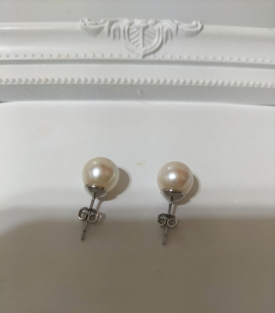 あこや真珠(日本産)のピアス