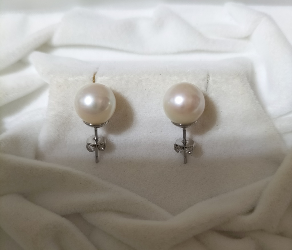 あこや真珠(日本産)のピアス