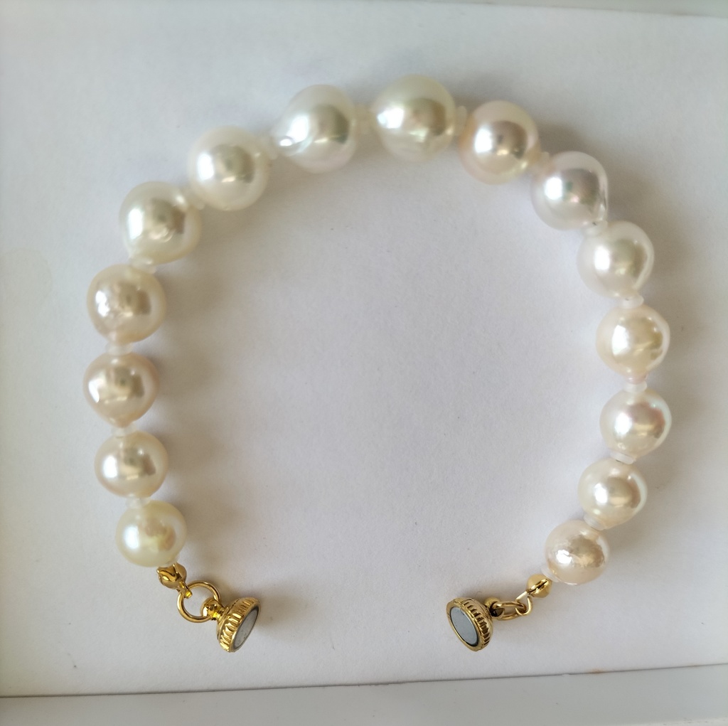 あこや真珠(日本産)のマグネット式ブレスレット