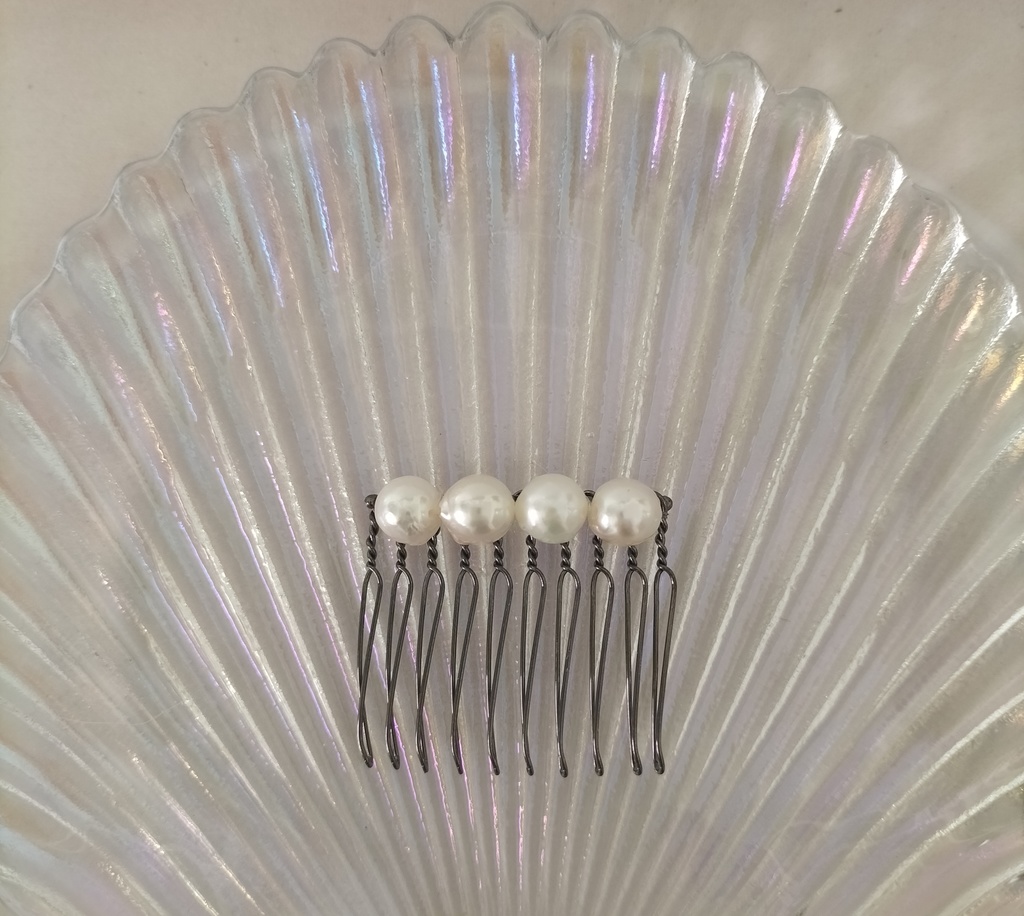 あこや本真珠(日本産)のヘアコーム10本足バロック型