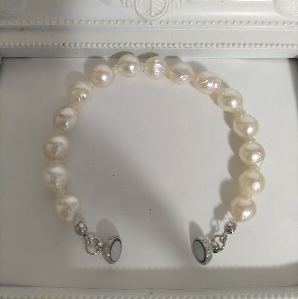 あこや本真珠(日本産)のマグネット式ブレスレット