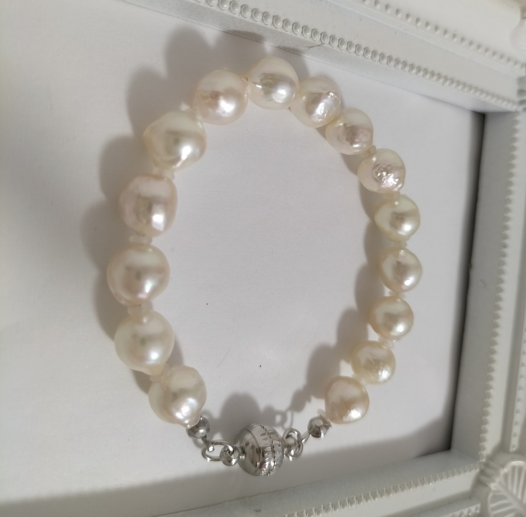 あこや本真珠(日本産)のマグネット式ブレスレット