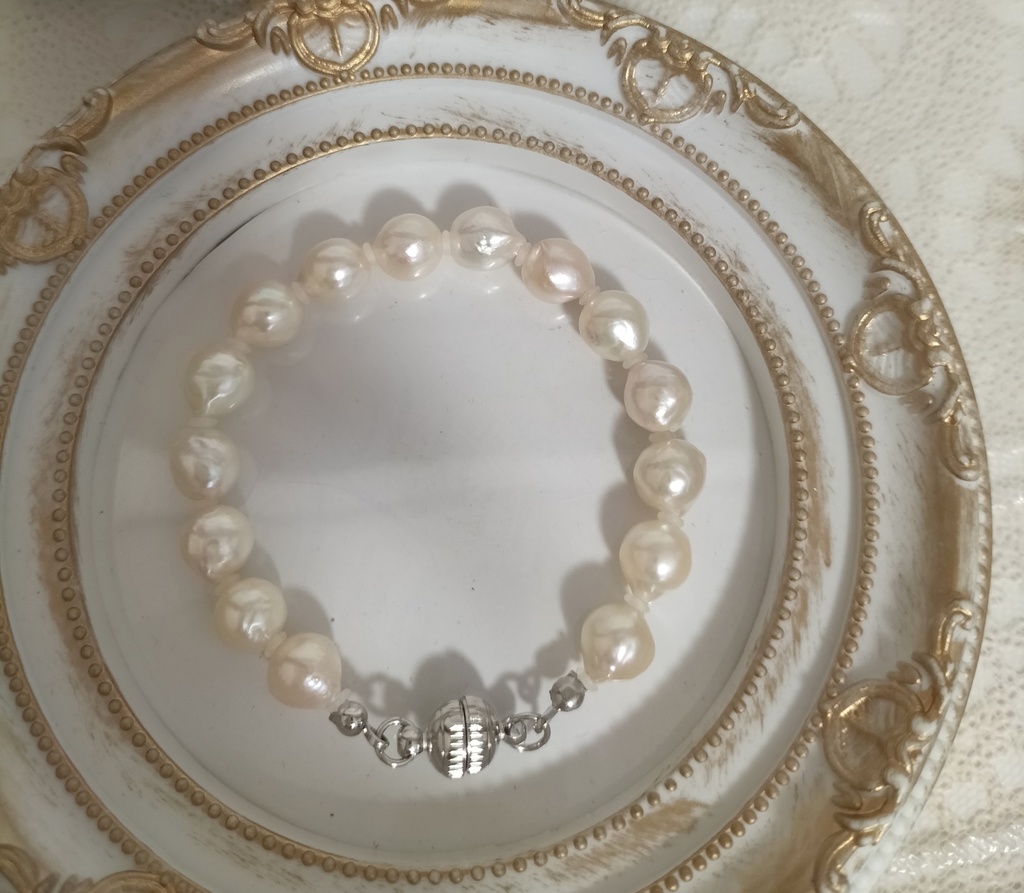 あこや本真珠(日本産)のマグネット式ブレスレット