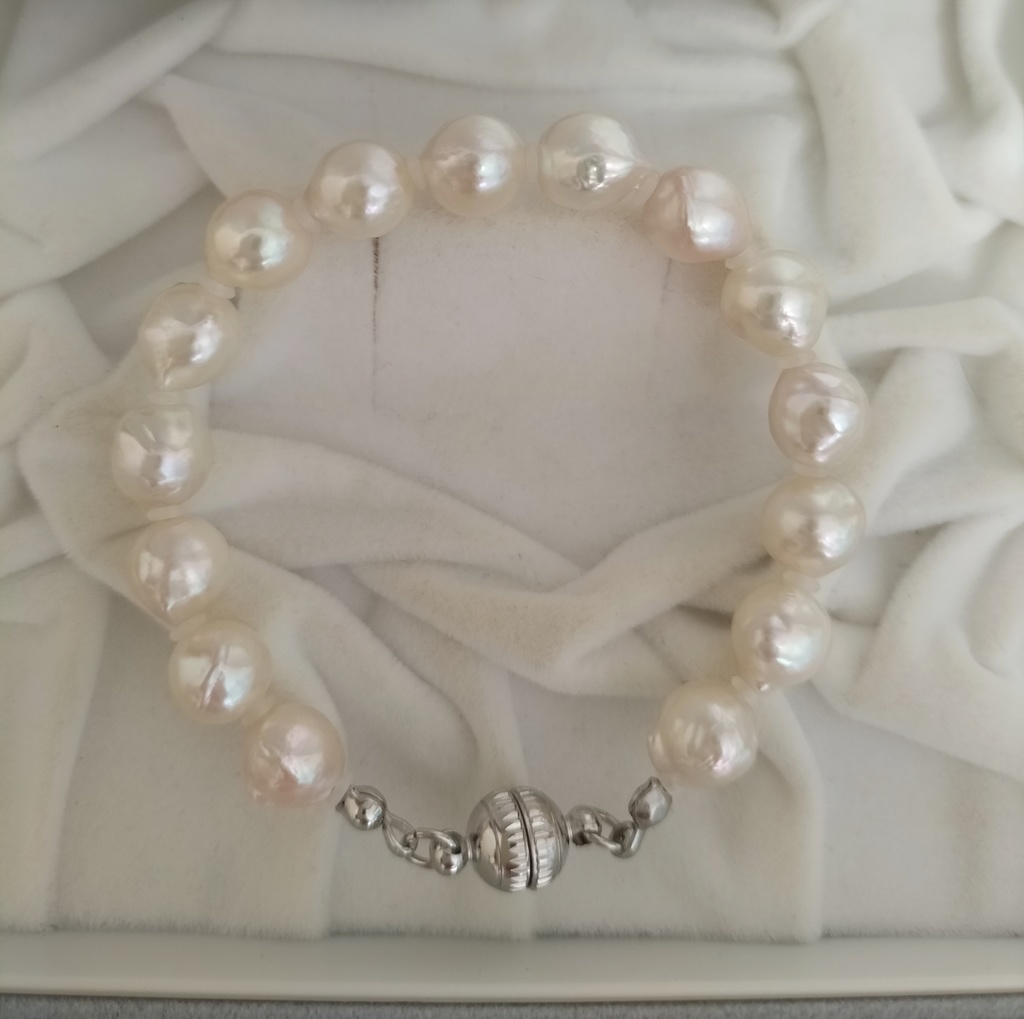 あこや本真珠(日本産)のマグネット式ブレスレット