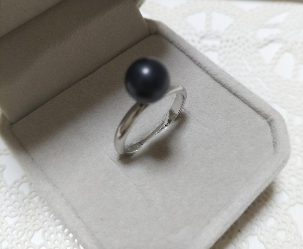 天然石ジェット、約8ミリ珠のリング(フリーサイズ)