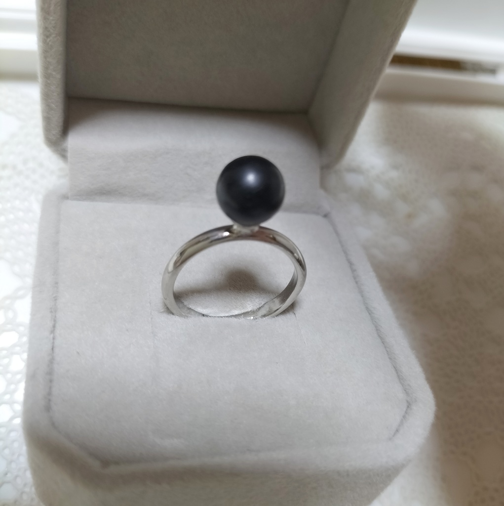 天然石ジェット、約8ミリ珠のリング(フリーサイズ)