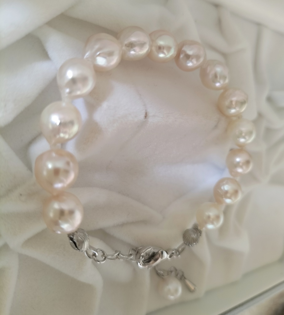 日本産あこや本真珠のブレスレット