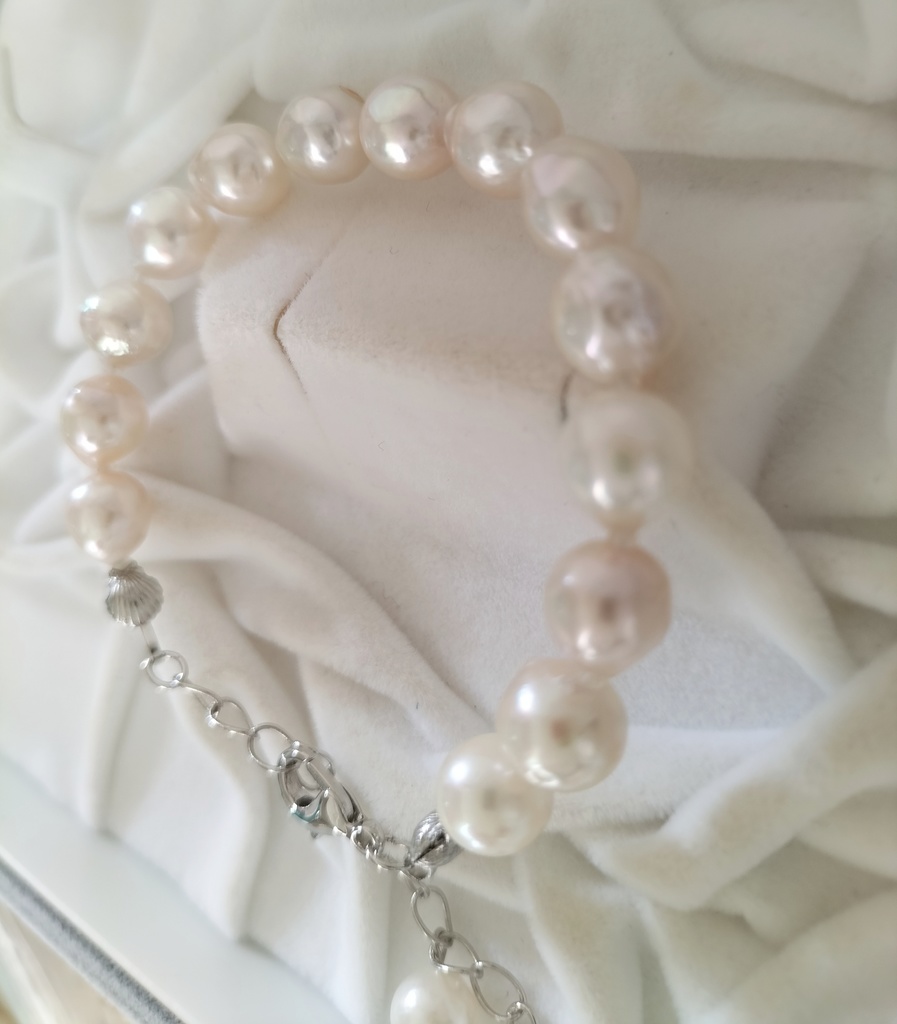 日本産あこや本真珠のブレスレット
