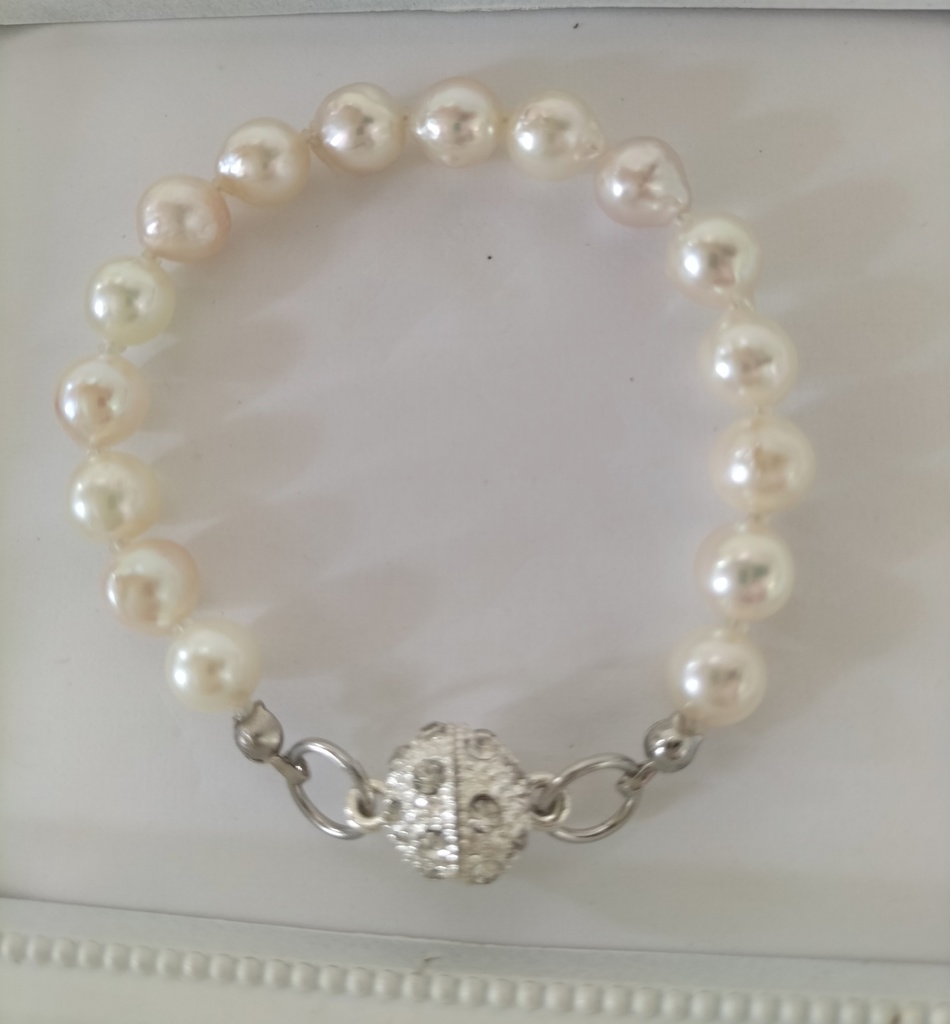 あこや本真珠(日本産)のマグネット式ブレスレット 内径、約14cm