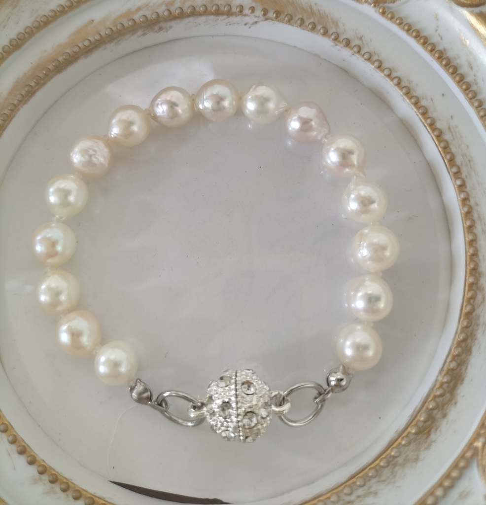 あこや本真珠(日本産)のマグネット式ブレスレット 内径、約14cm