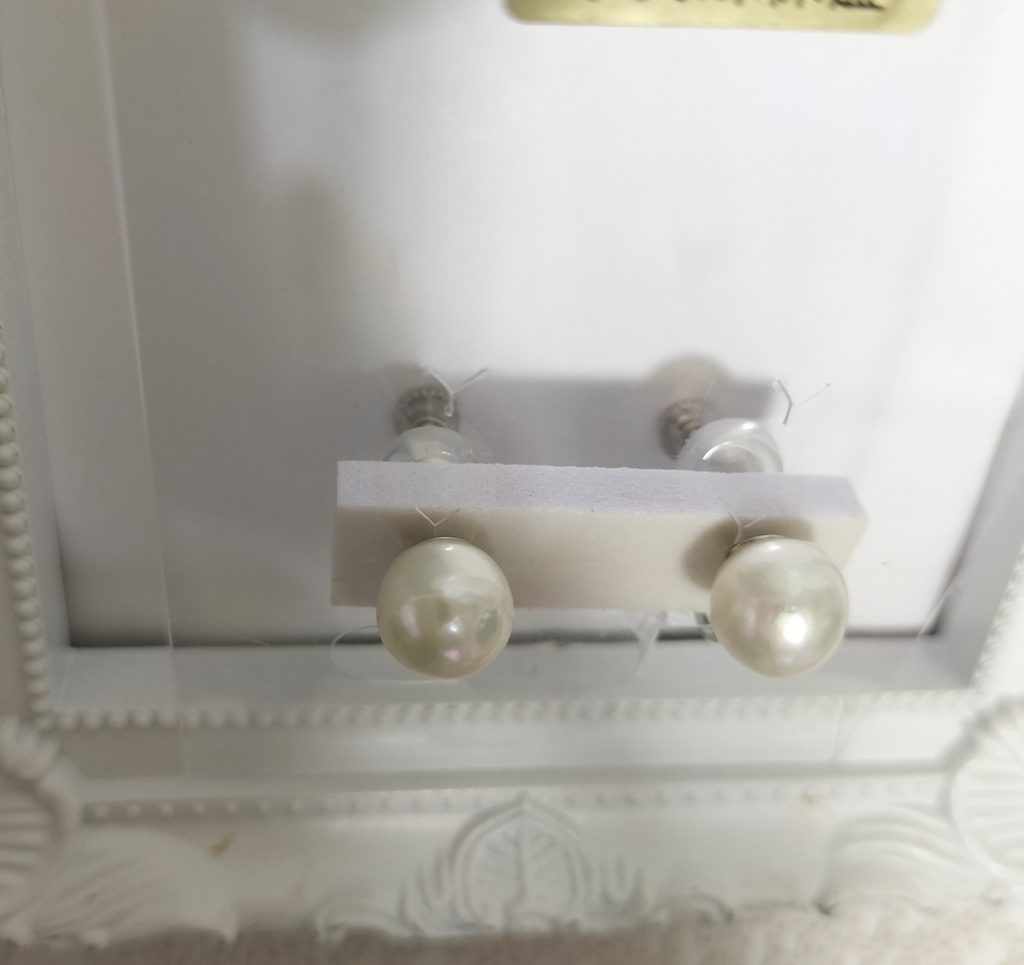 日本産あこや本真珠(宇和島産)のネジバネ式イヤリング