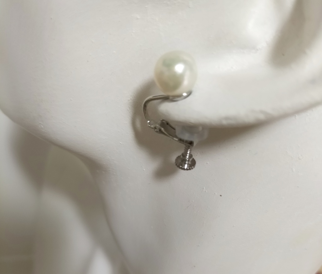 日本産あこや本真珠(宇和島産)のネジバネ式イヤリング