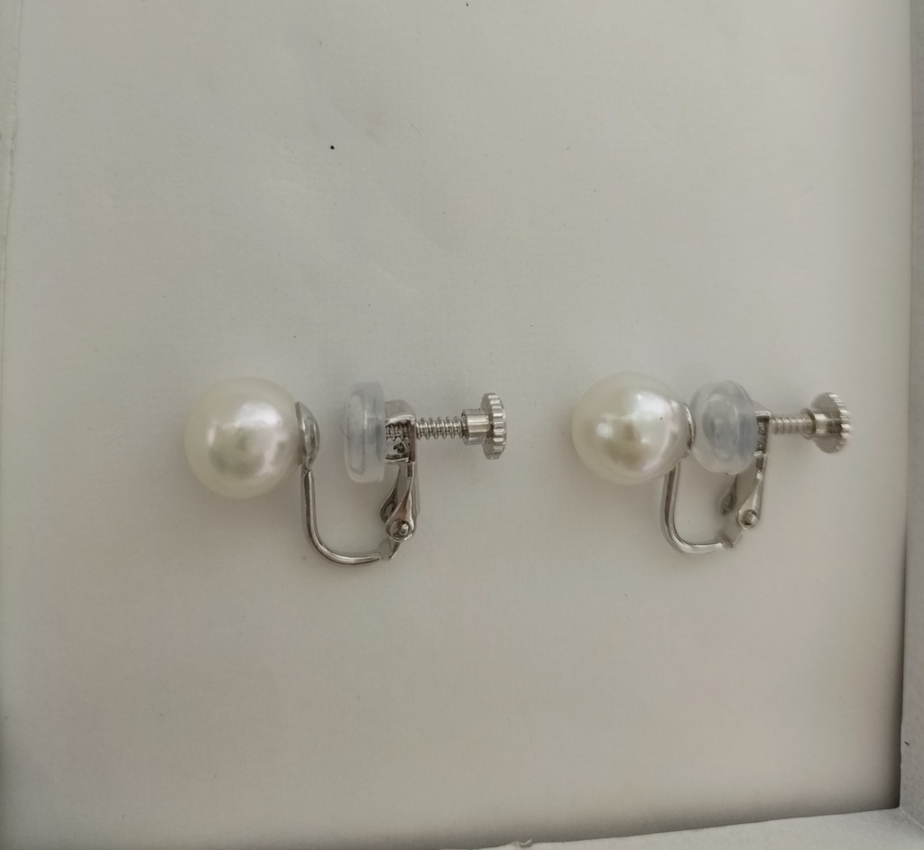 日本産あこや本真珠(宇和島産)のネジバネ式イヤリング