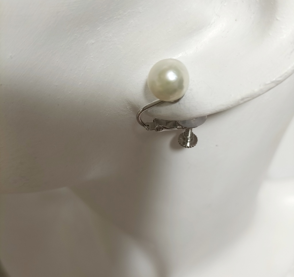 日本産あこや本真珠(宇和島産)のネジバネ式イヤリング
