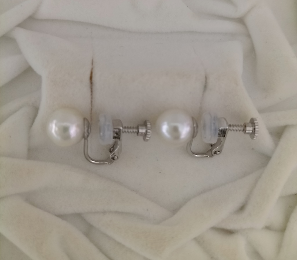 日本産あこや本真珠(宇和島産)のネジバネ式イヤリング