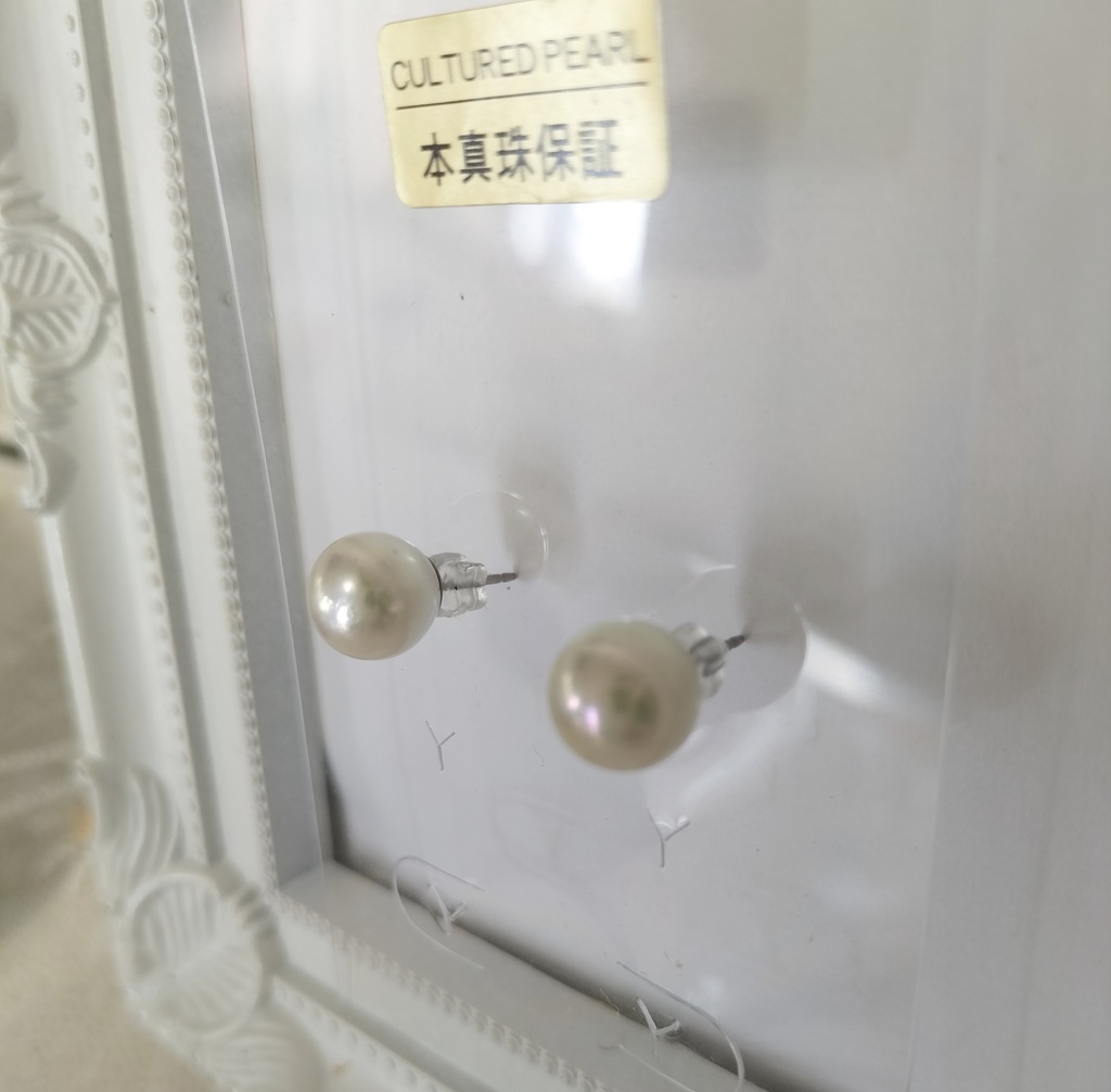 日本産あこや本真珠(宇和島産)のチタン製のピアス