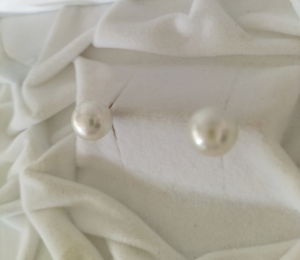 日本産あこや本真珠(宇和島産)のチタン製のピアス