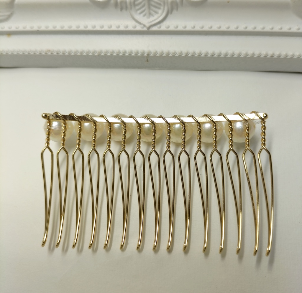 日本産あこや本真珠(宇和島産)のヘアコーム(15本足)