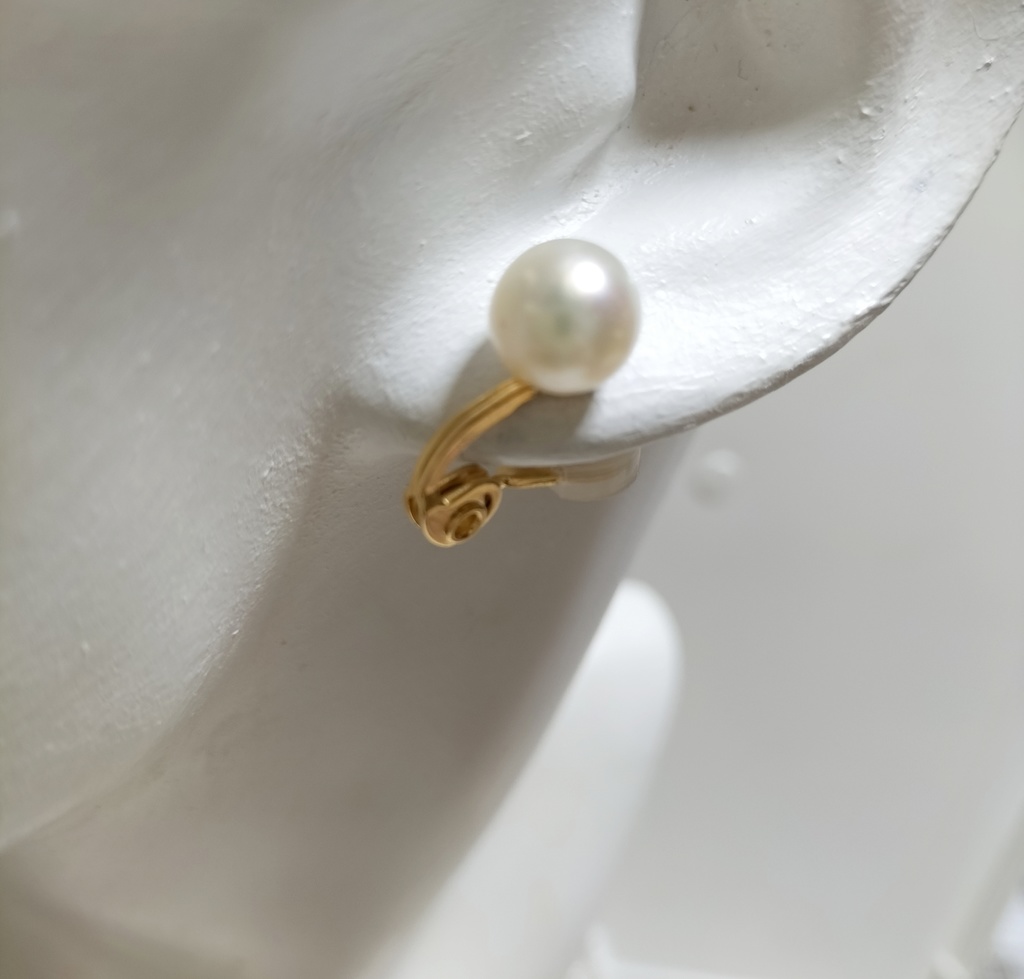 日本産あこや本真珠(宇和島産)の調節可能なクリップ式イヤリング