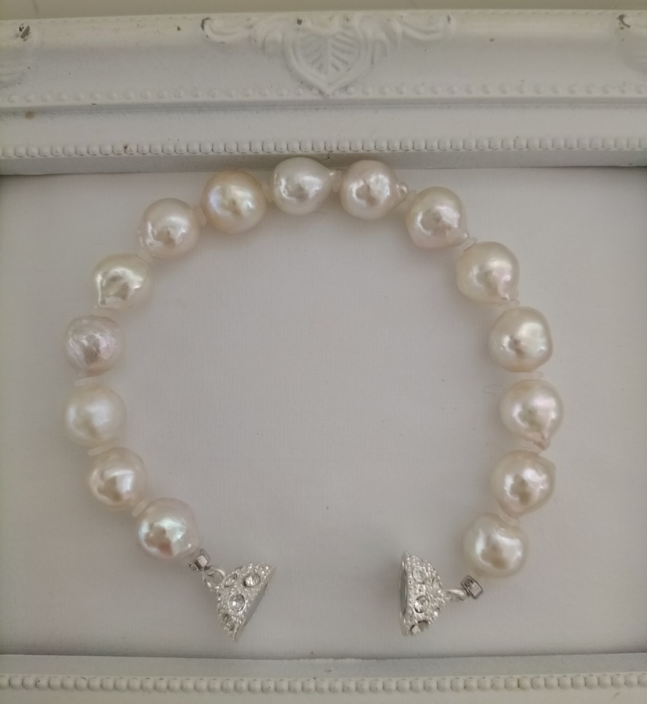 日本産あこや本真珠(宇和島産)のマグネット式ブレスレット