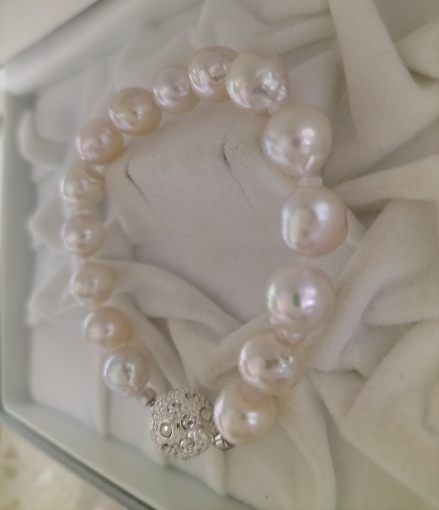 日本産あこや本真珠(宇和島産)のマグネット式ブレスレット