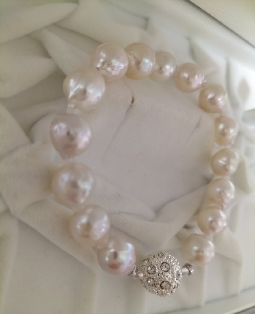 日本産あこや本真珠(宇和島産)のマグネット式ブレスレット