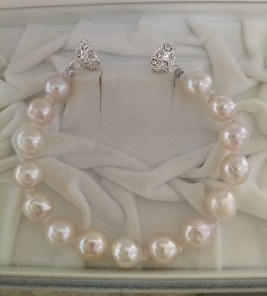 日本産あこや本真珠(宇和島産)のマグネット式ブレスレット