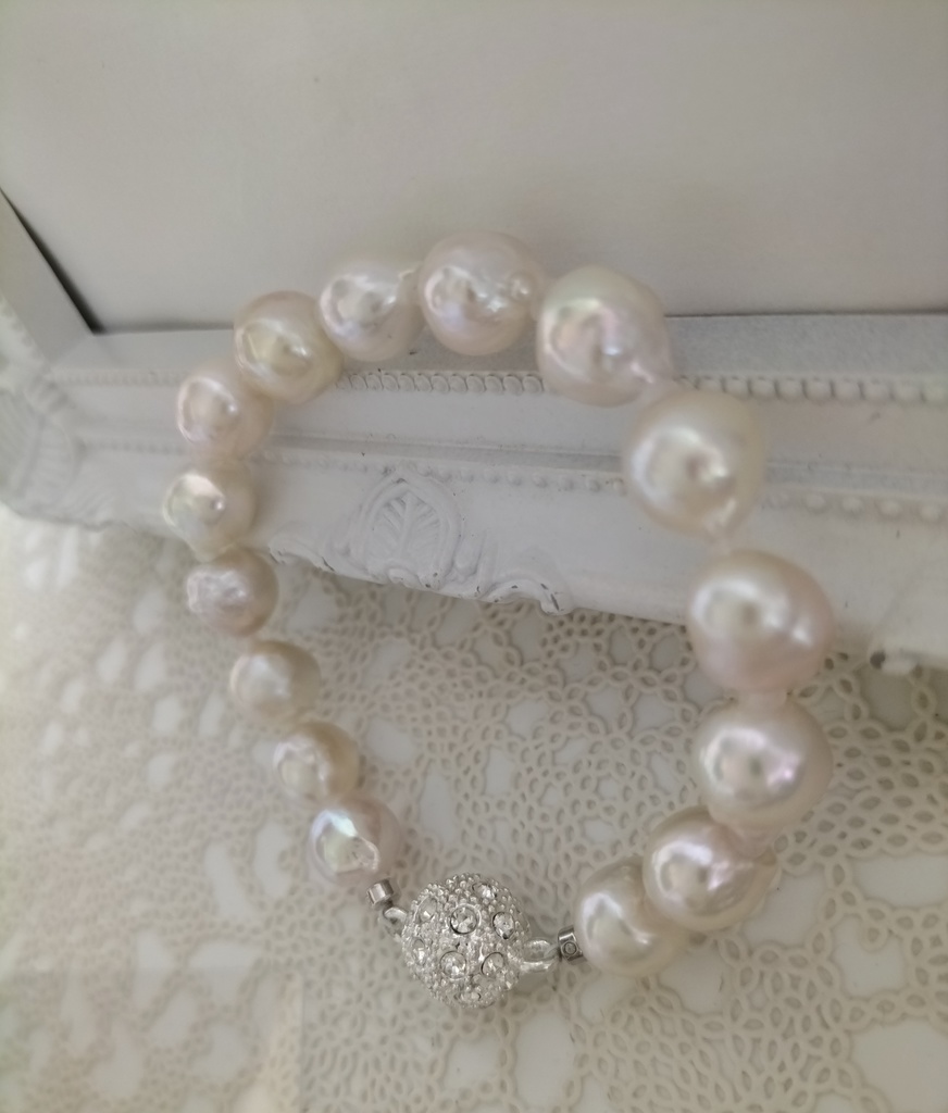 日本産あこや本真珠(宇和島産)のマグネット式ブレスレット