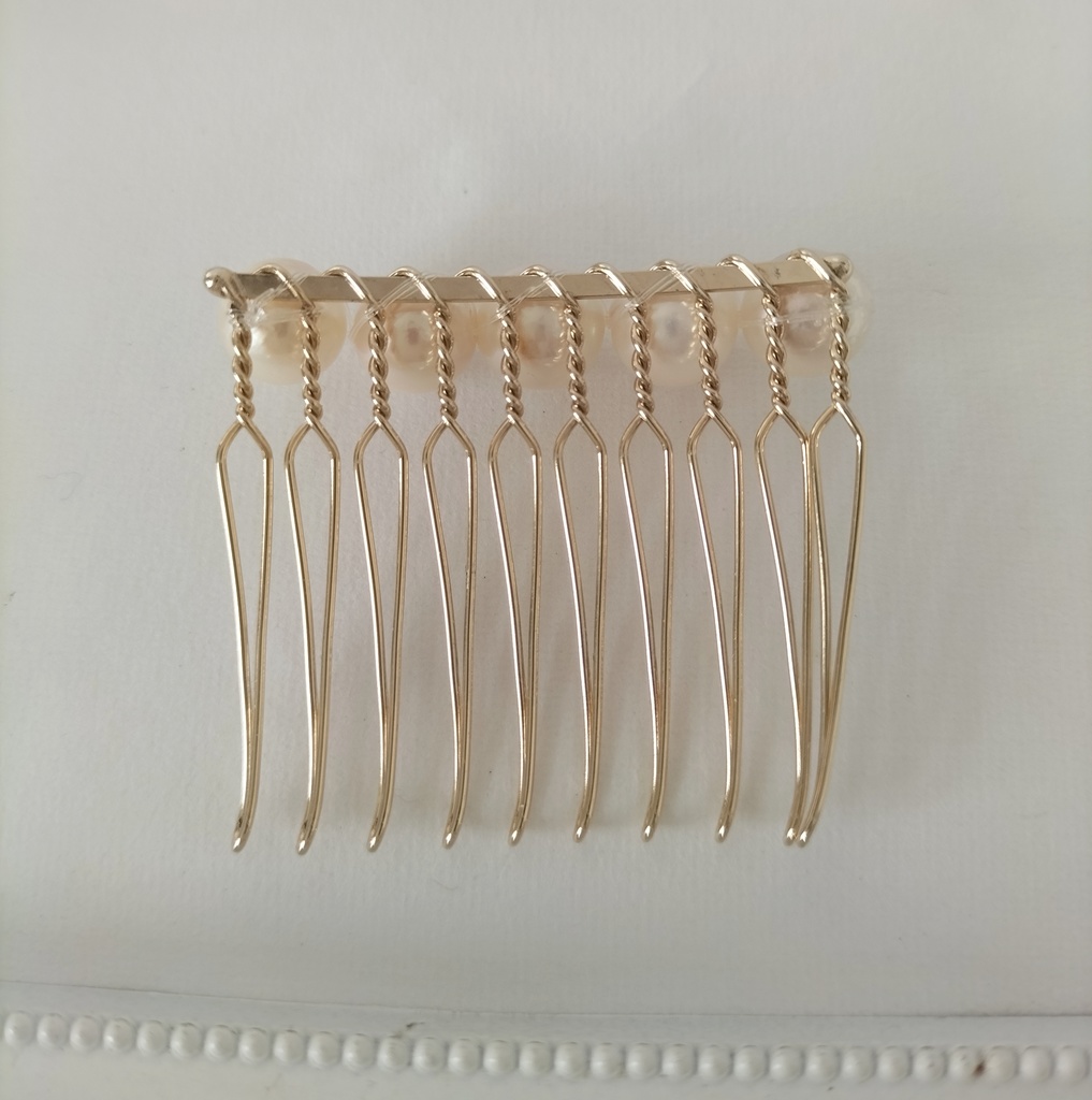 日本産あこや本真珠(宇和島産)のヘアコーム10本足