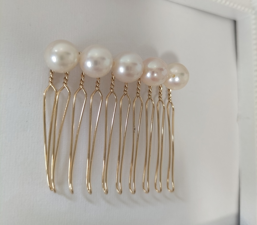 日本産あこや本真珠(宇和島産)のヘアコーム10本足