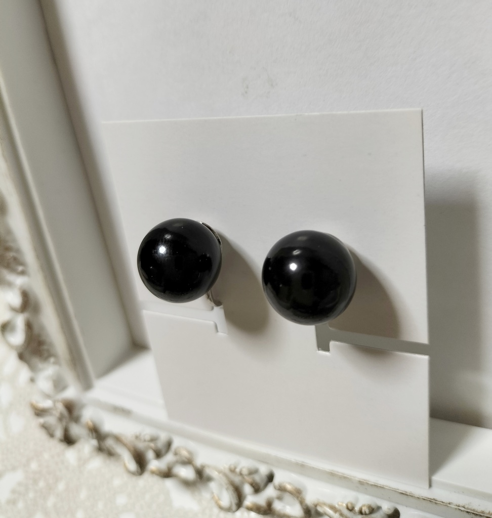 天然石ジェット(約12ミリ珠)のネジバネ式イヤリング