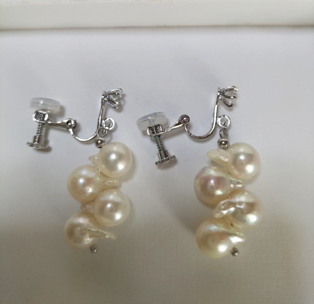 あこや本真珠(クレオパトラ珠)宇和島産のネジバネ式イヤリング