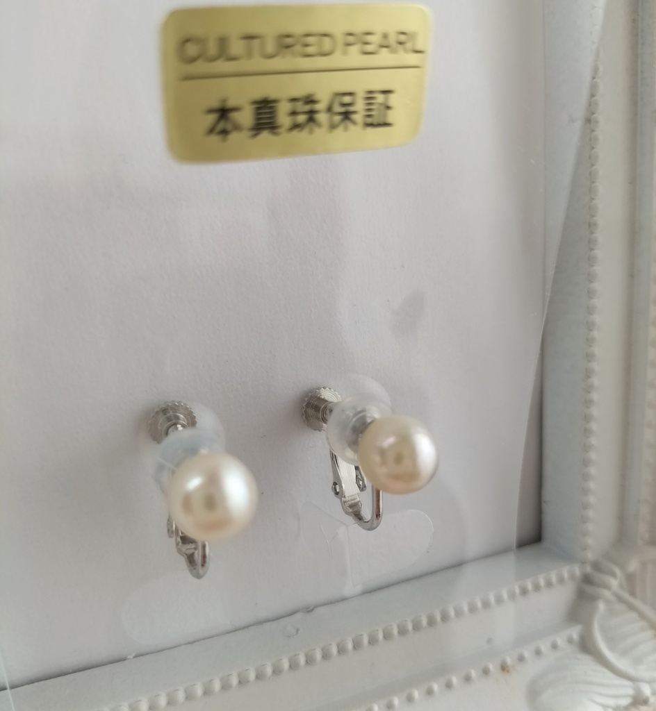 日本産あこや本真珠のネジバネ式イヤリング