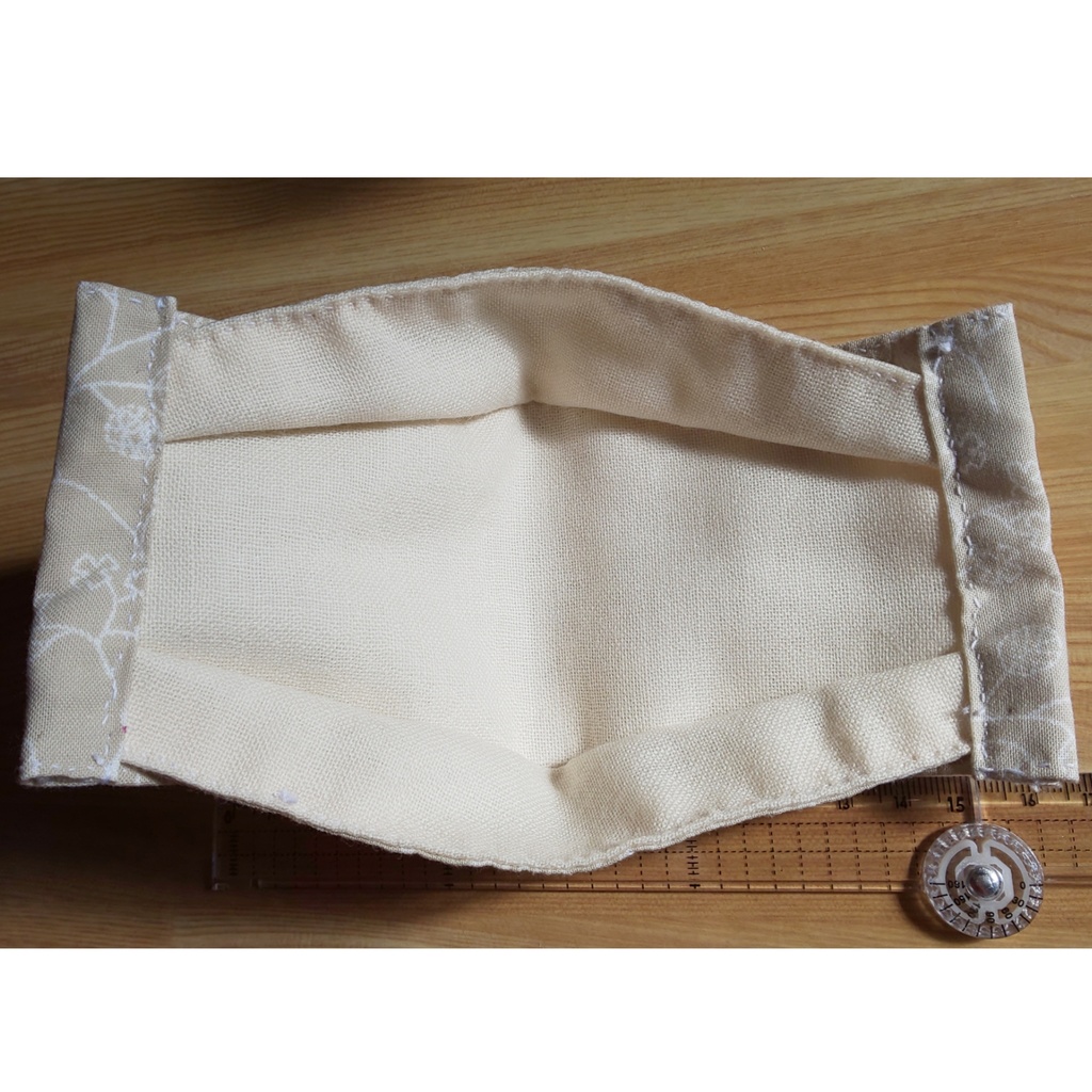 猫の散歩マスク(黄土色)