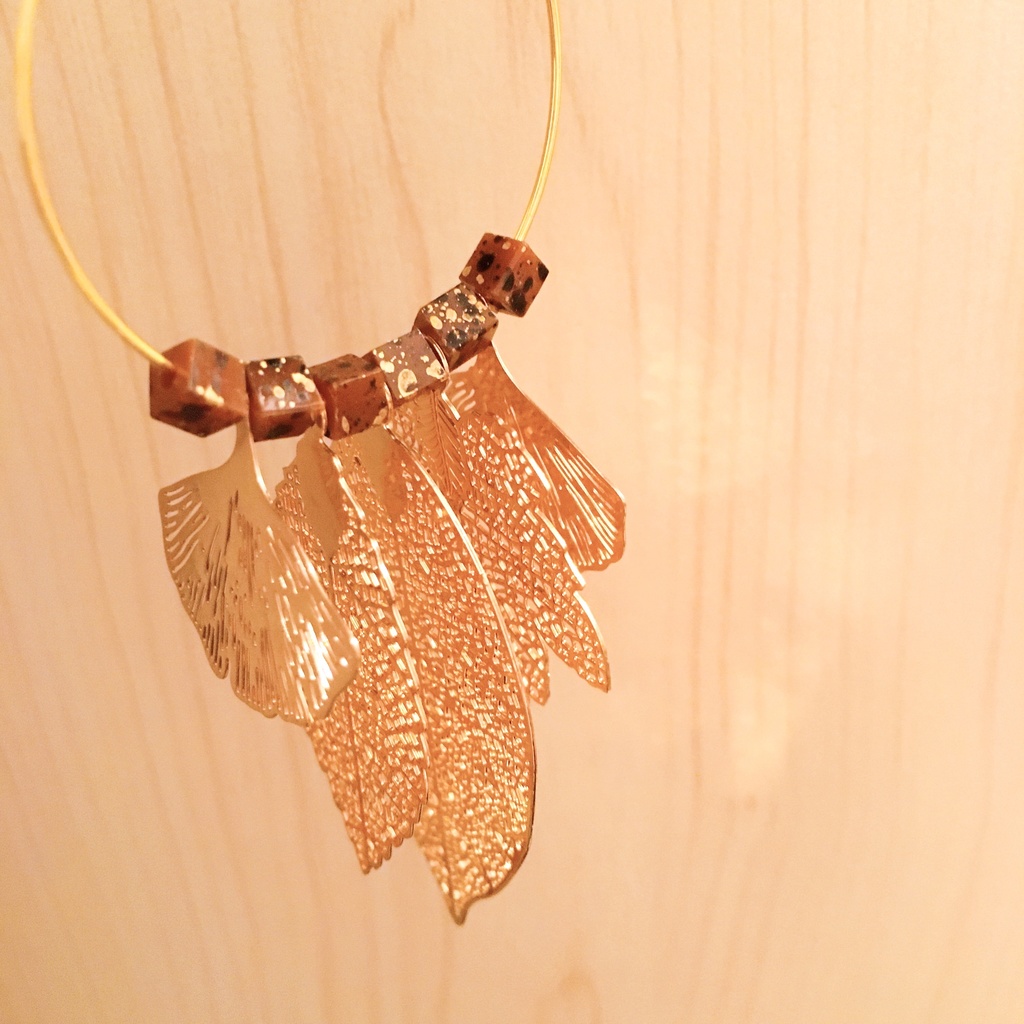黄金の秋🍂葉っぱ揺れるフープピアス