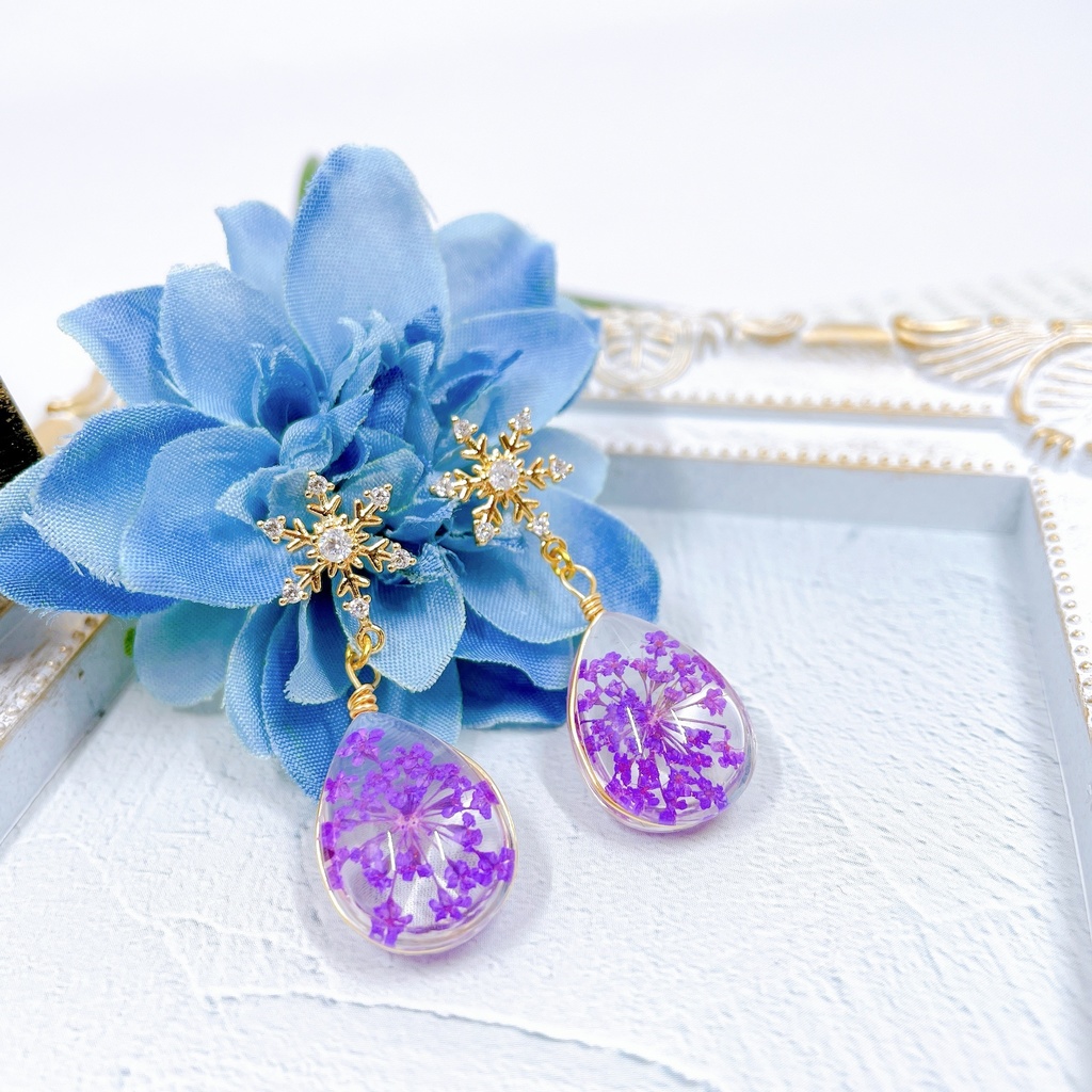 【3色】雪の結晶とレースフラワーのピアス