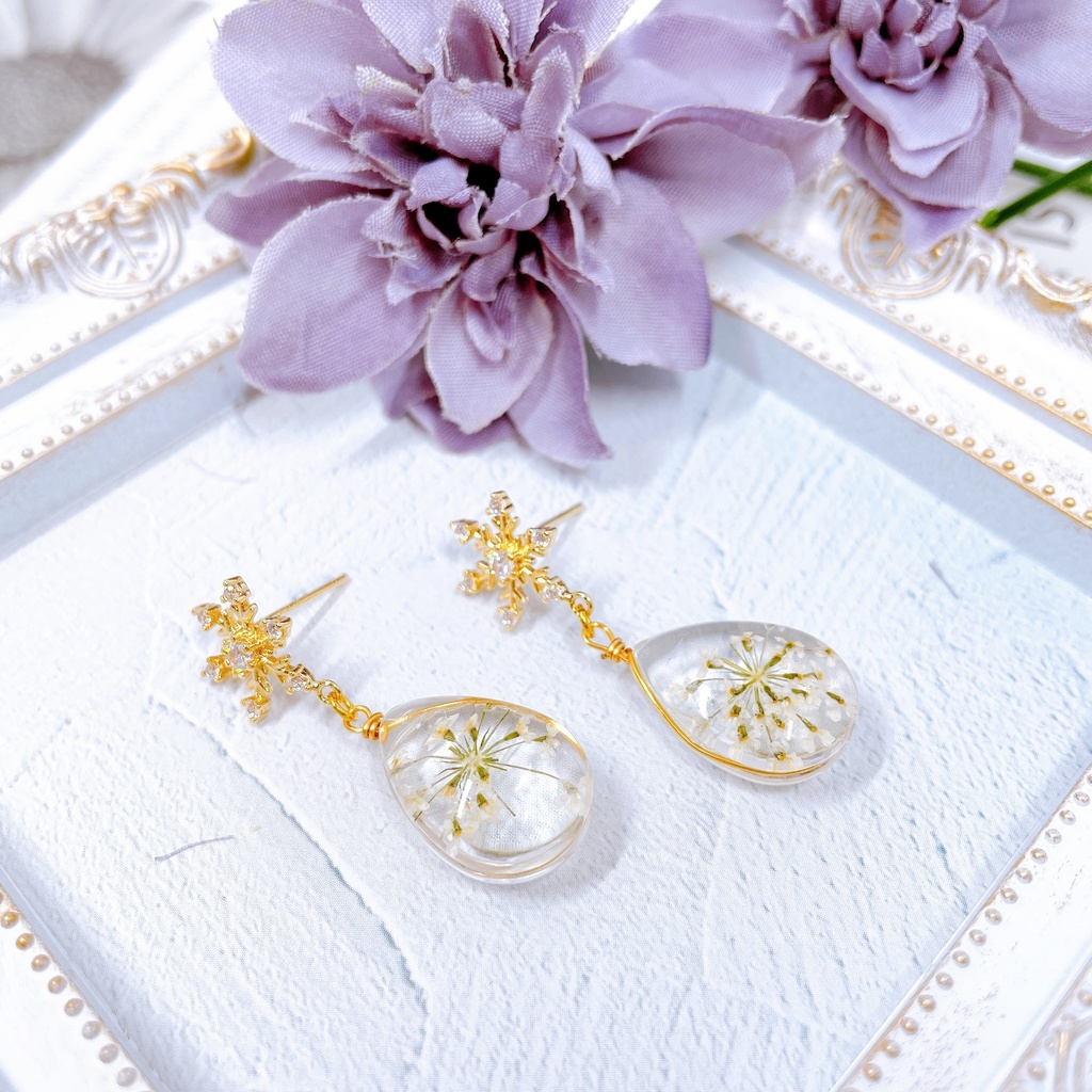 【3色】雪の結晶とレースフラワーのピアス