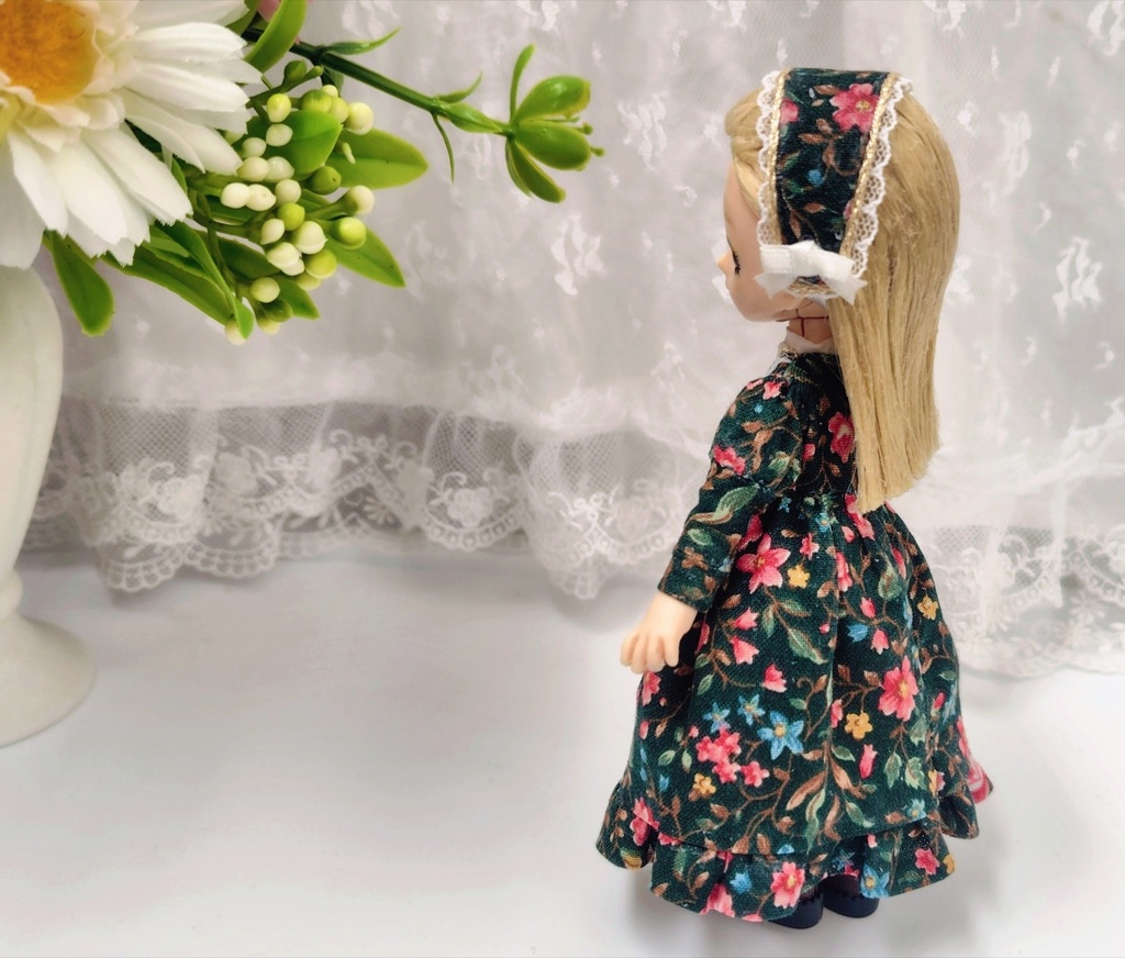 【オビツ11】深緑の薔薇令嬢ワンピース+ヘッドドレス