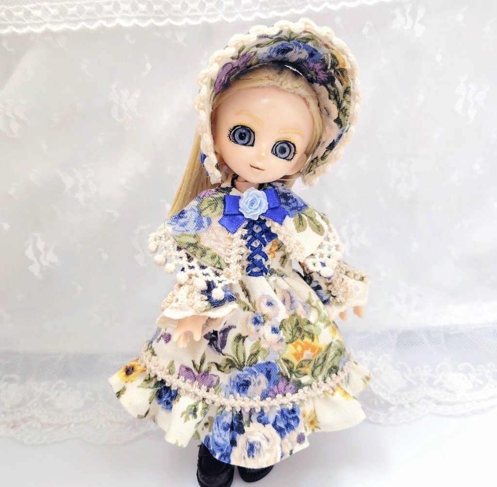 【オビツ11】青薔薇のロリィタ3点フルコーデ（ワンピース&ケープ&ボンネット）