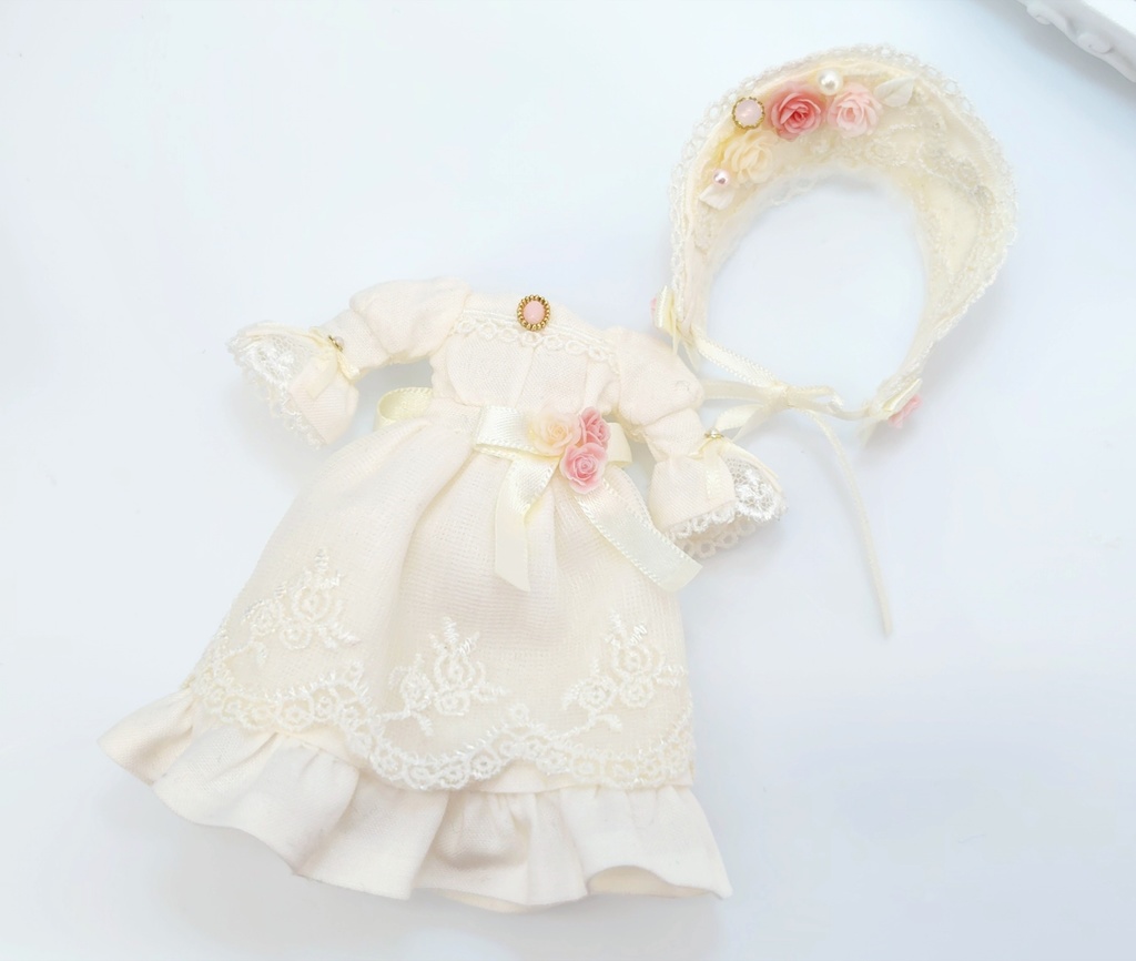 【オビツ11】天使の薔薇ドレスフルコーデ(ワンピース&ボンネット)