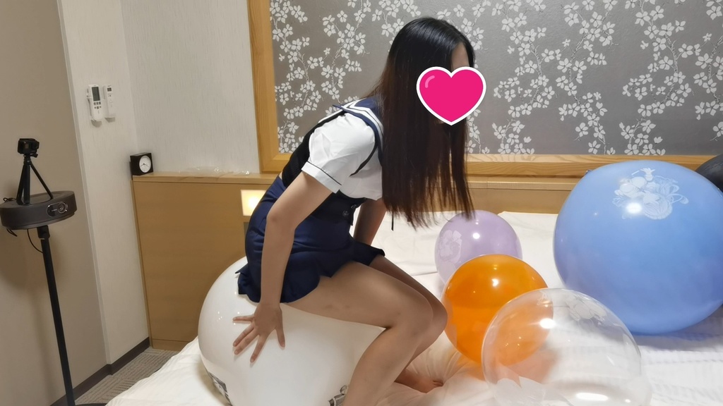 美脚まりなちゃんのイラスト風船遊び Marina-chan's Anime balloon play