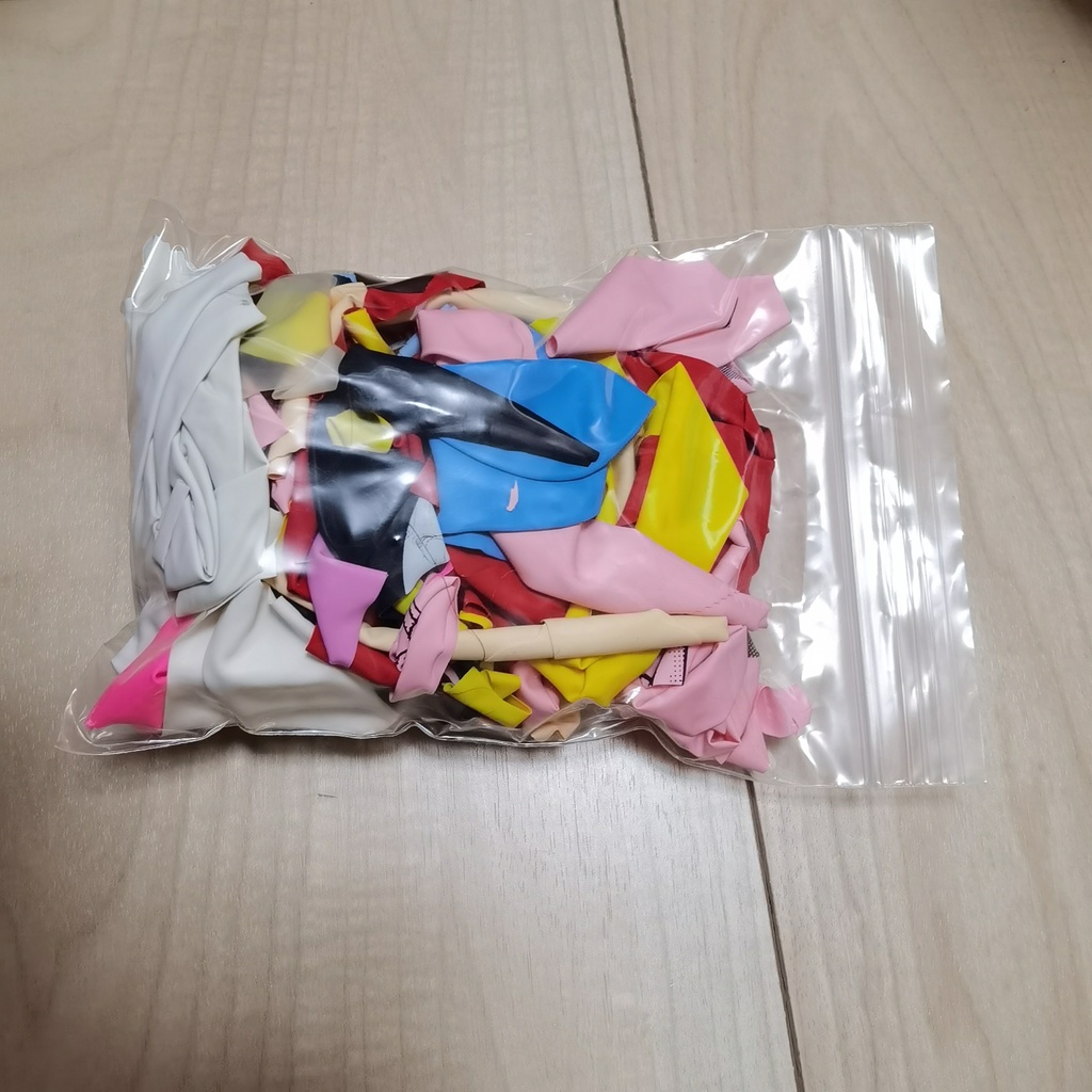 撮影で割った割れ片イロイロ piece of popped balloon by Video