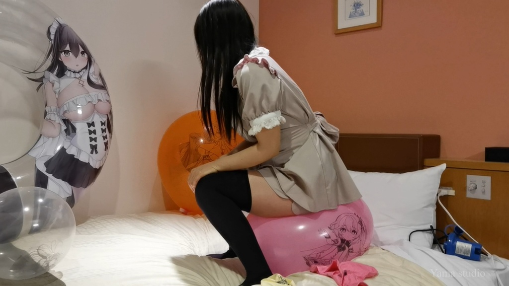 黒髪Mちゃんのイラスト風船遊び&割り M-chan's Anime balloon play & pop