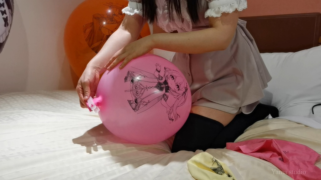 黒髪Mちゃんのイラスト風船遊び&割り M-chan's Anime balloon play & pop