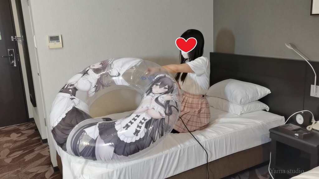 黒髪Mちゃんの巨大浮き輪型空ビ遊び M-chan's huge ring shape inflatable play