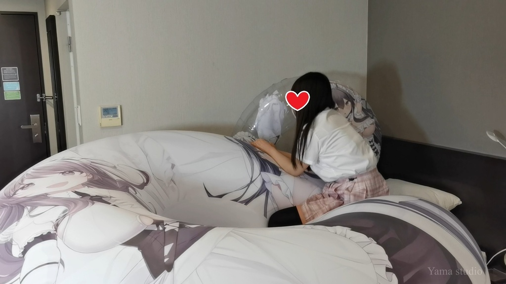 黒髪Mちゃんの巨大浮き輪型空ビ遊び M-chan's huge ring shape inflatable play