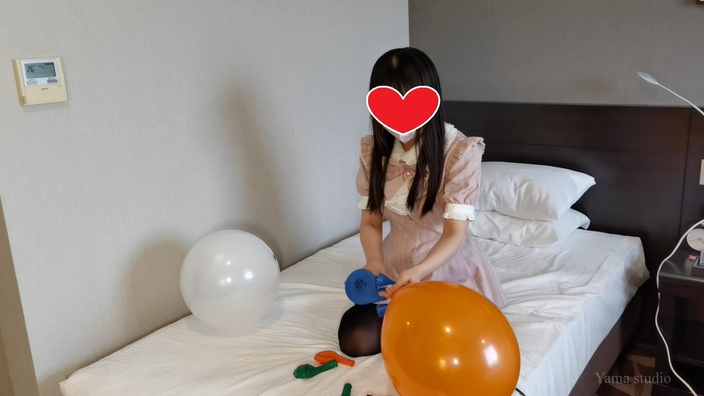 黒髪Mちゃんのお尻で風船割り M-chan's Ride to Pop